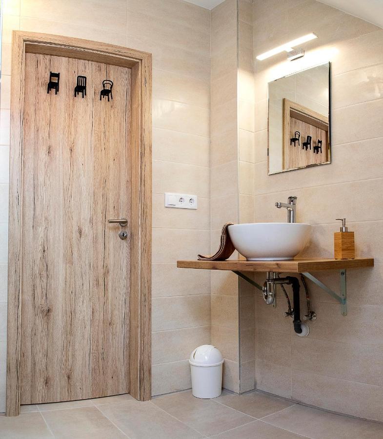 Lux Apartman Buek Exterior foto